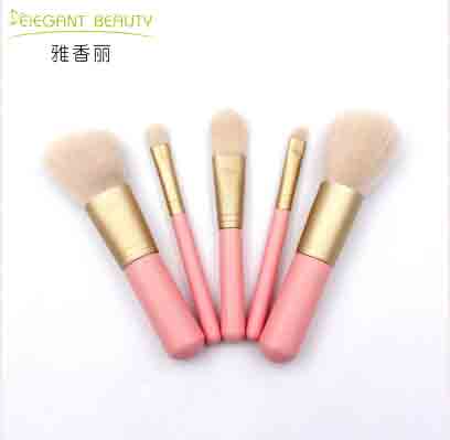 化妝刷工具對制作原料的都有什么樣的要求呢?