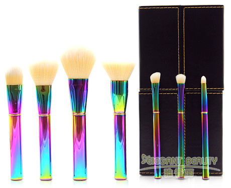 為什么專業(yè)化妝刷價格比普通化妝刷貴呢？